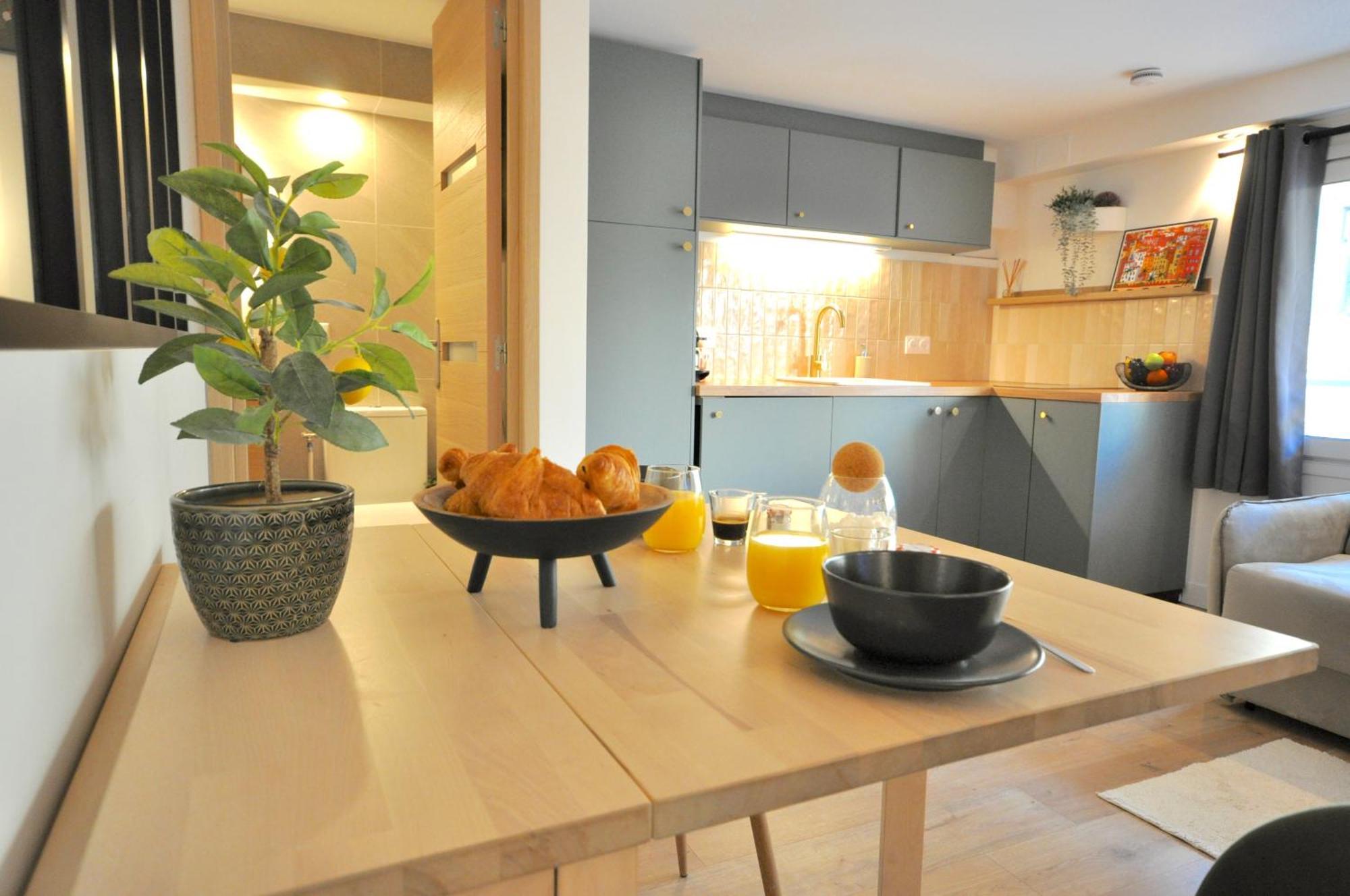 Monaco # Menton - 4 Persons - Hypercenter - Private Parking - Full Renovated - Clim - Fast Wifi - Beach And Sun Zewnętrze zdjęcie